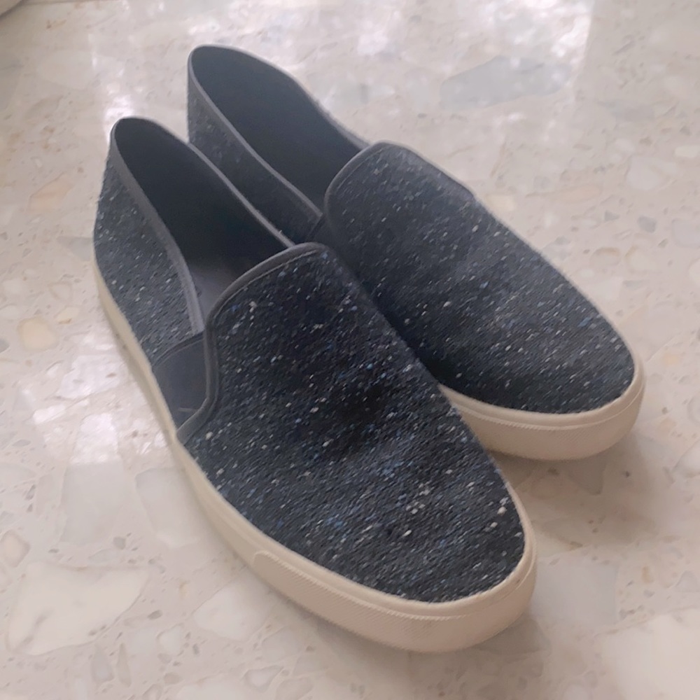 Vince slip on casual loafer shoes size 9.5 blk/nvy
